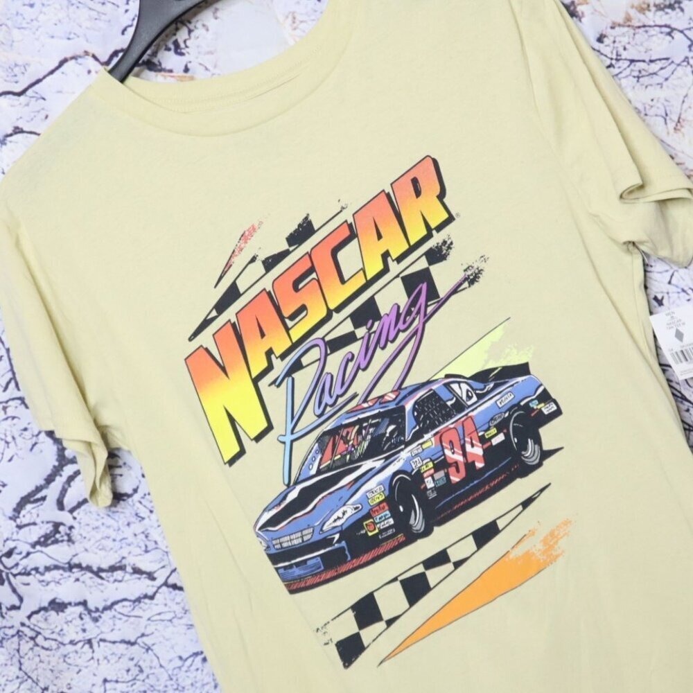 NASCAR TEE M NWT Yellow Retro Graphic Casual Summer Racing Screen Basic 90s
